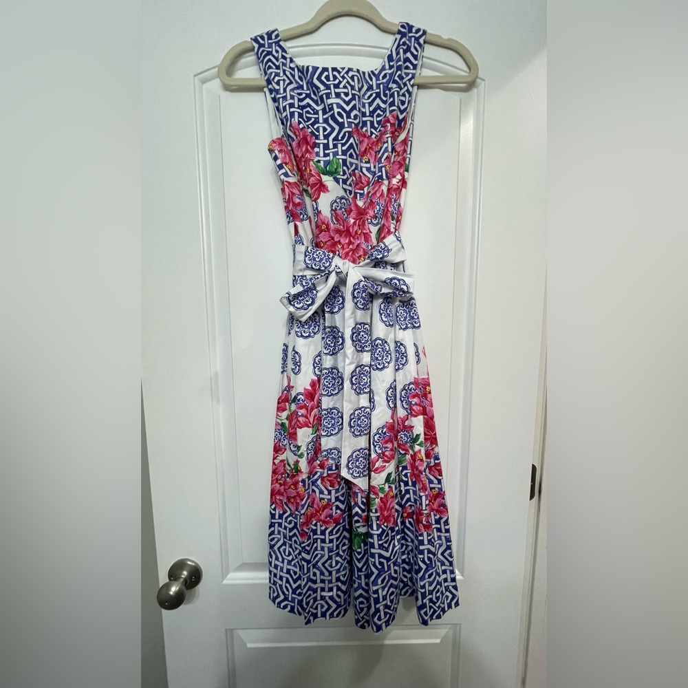 Dress - Picture 2 of 5